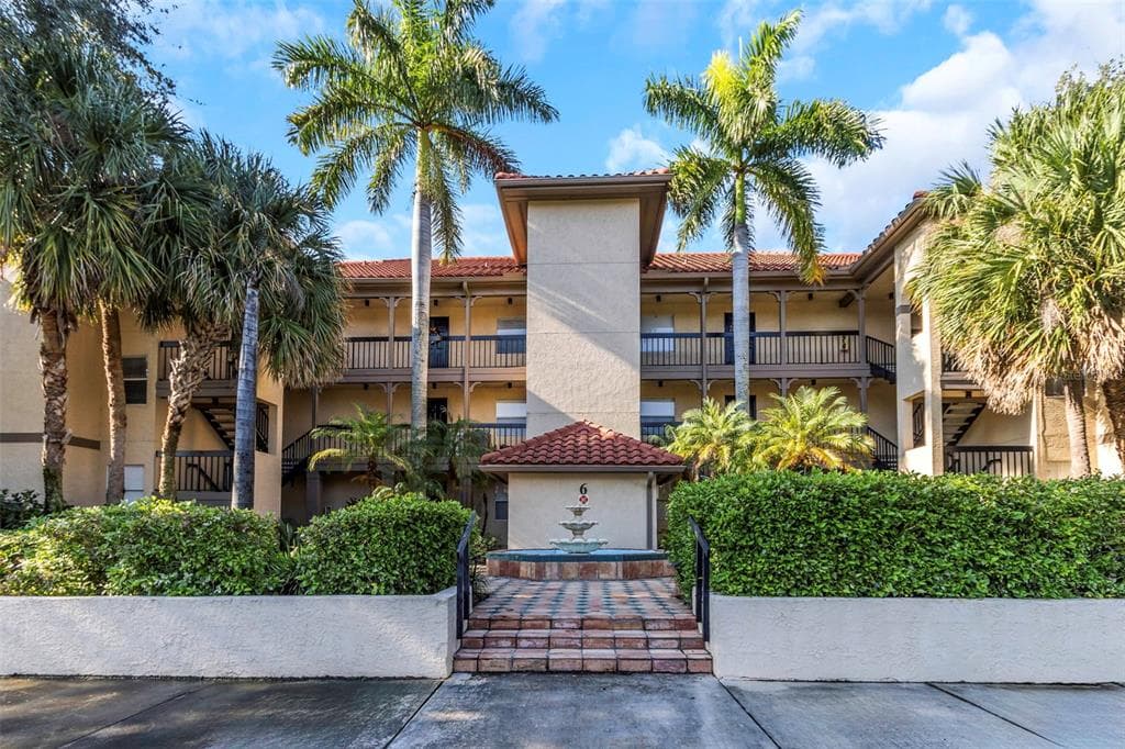 2400 FEATHER SOUND DRIVE UNIT 623 CLEARWATER, FL 33762