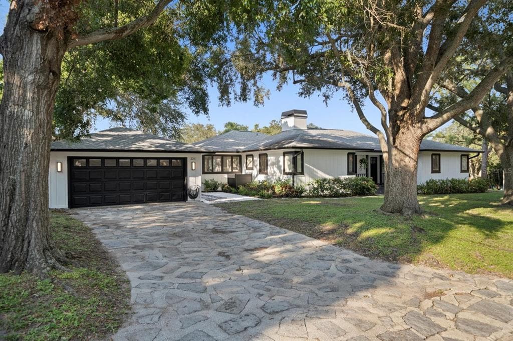 326 OVERBROOK DRIVE BELLEAIR, FL 33756