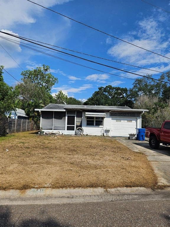 8211 WAVERLY ROAD N ST PETERSBURG, FL 33702