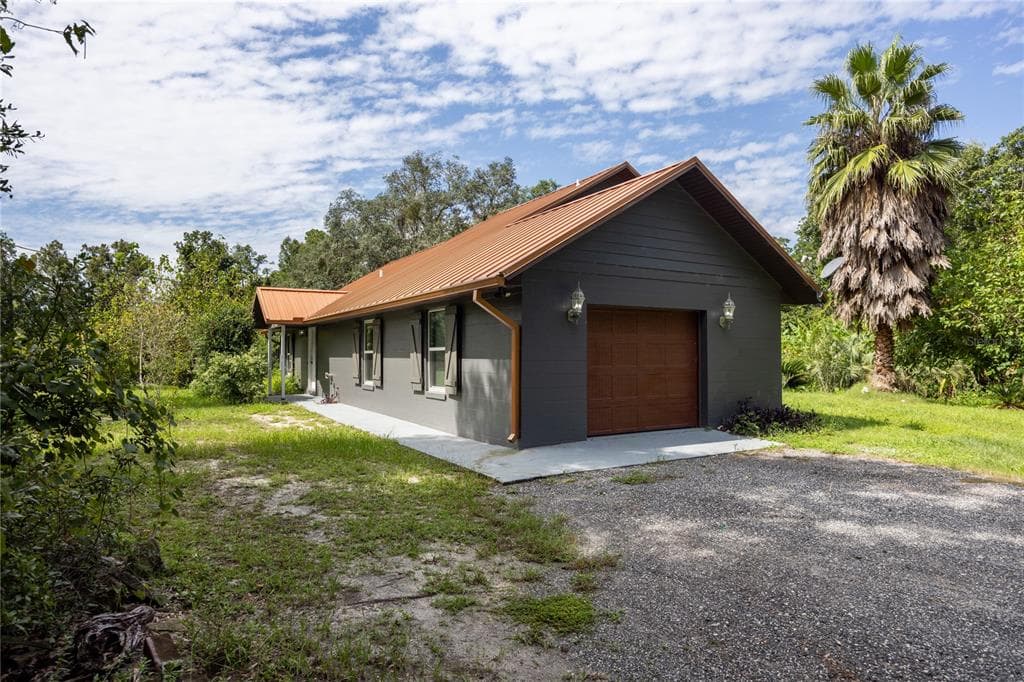 131 RILEY LAKE DRIVE HAWTHORNE, FL 32640