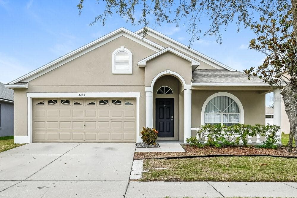 4233 HARTFORD LAKE DRIVE TAMPA, FL 33619