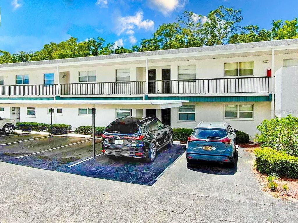 7700 92ND STREET UNIT 106 SEMINOLE, FL 33777