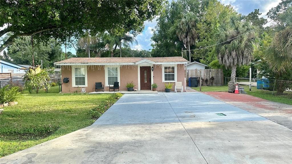9212 W PATTERSON STREET TAMPA, FL 33615