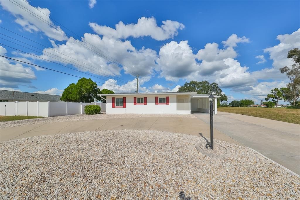1307 CHERRY HILLS DRIVE SUN CITY CENTER, FL 33573