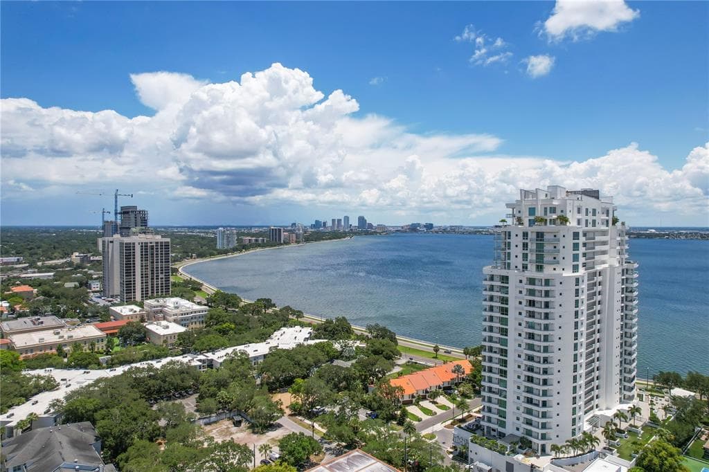 3401 BAYSHORE BOULEVARD UNIT 1801 TAMPA, FL 33629