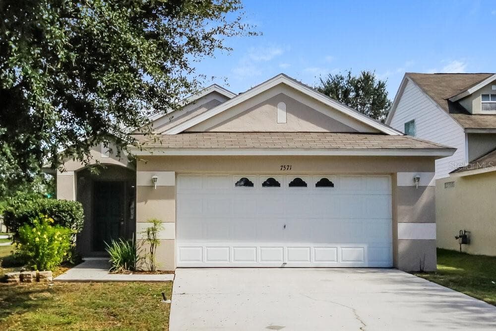 7571 OXFORD GARDEN CIRCLE APOLLO BEACH, FL 33572