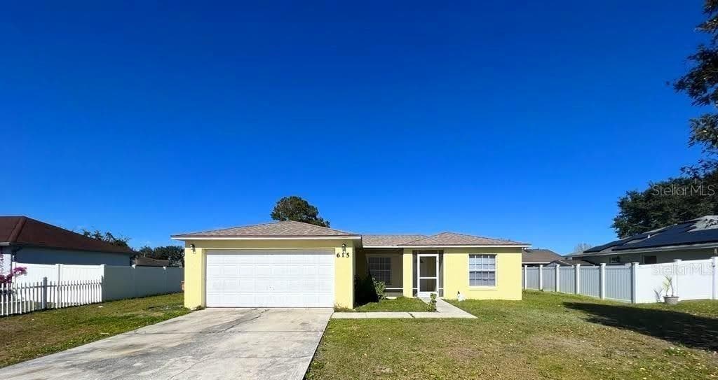 615 ROYALTY COURT KISSIMMEE, FL 34758