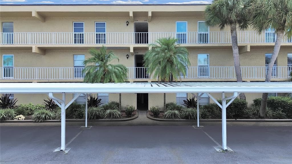 225 COUNTRY CLUB DRIVE UNIT D140 LARGO, FL 33771