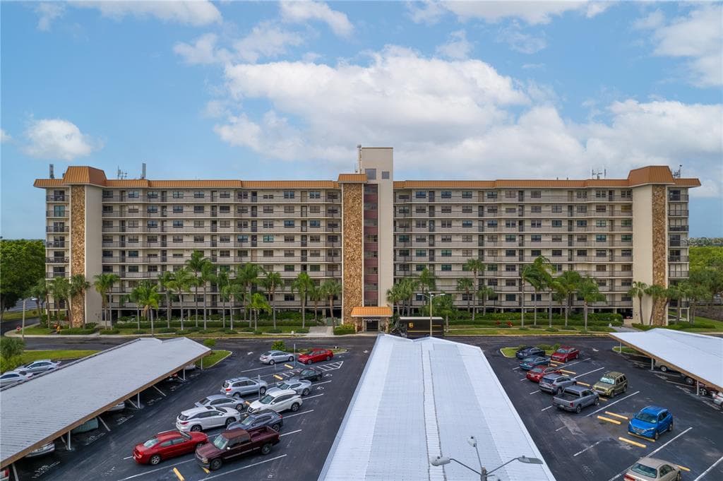 5400 PARK STREET N UNIT 403 ST PETERSBURG, FL 33709