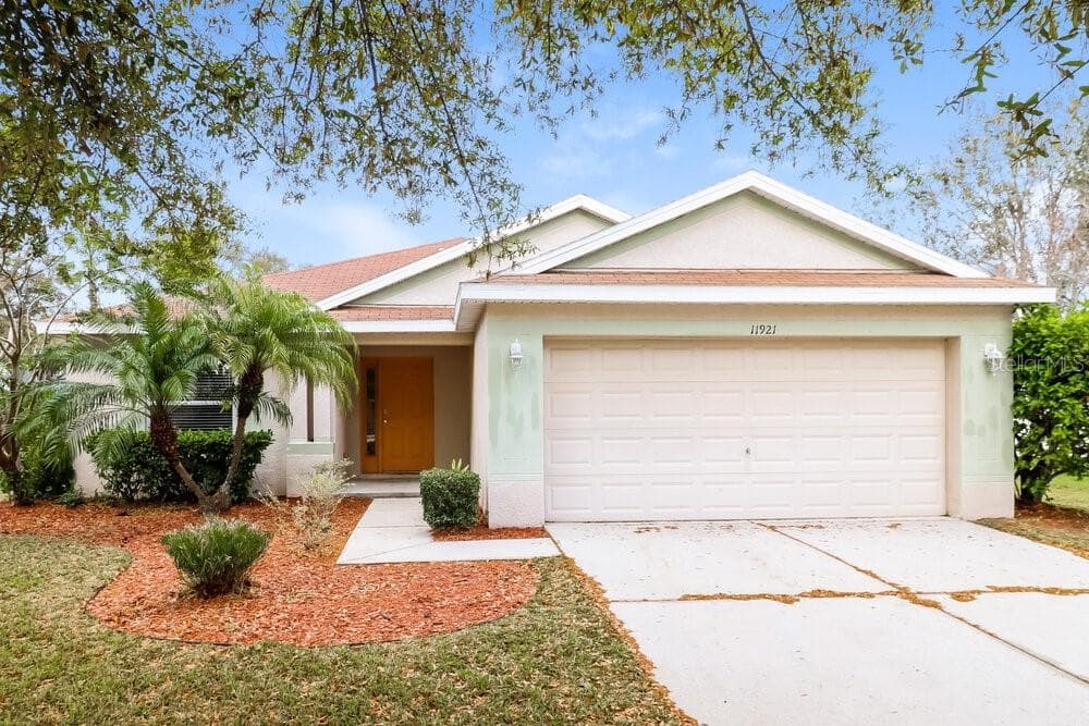 11921 AUTUMN CREEK DRIVE RIVERVIEW, FL 33569