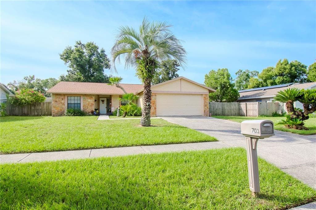 703 CALIENTE DRIVE BRANDON, FL 33511