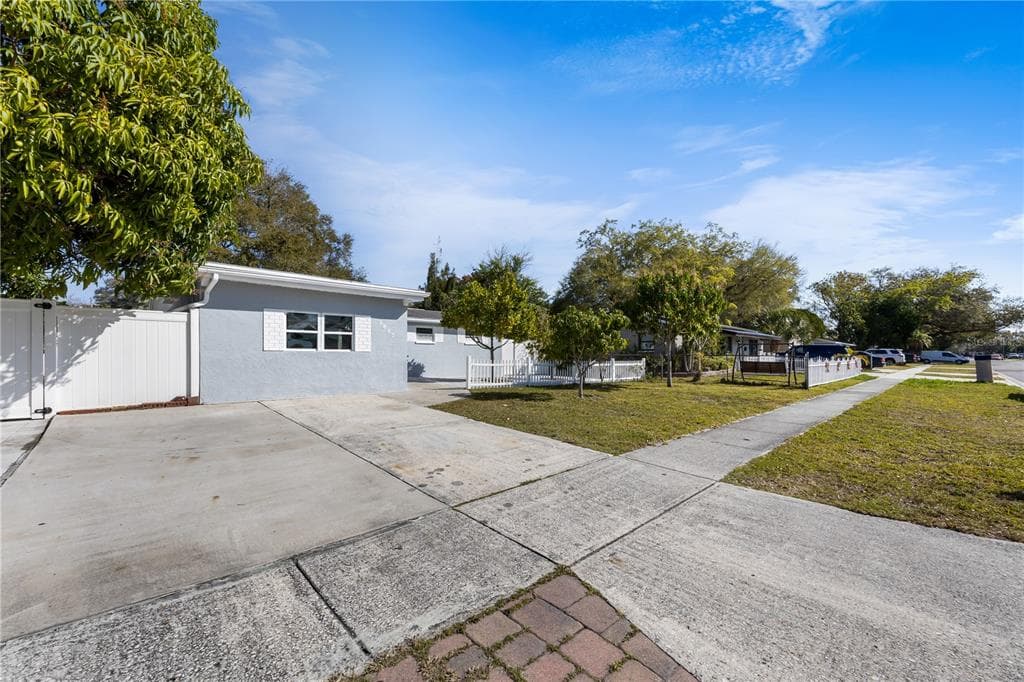 5837 92ND AVENUE N PINELLAS PARK, FL 33782