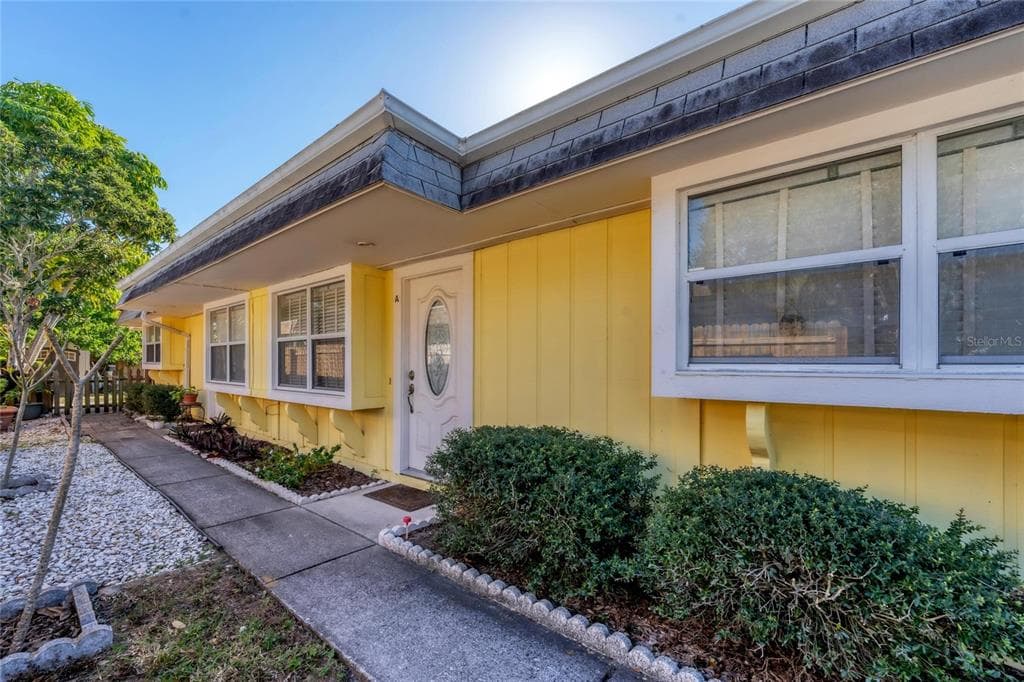 3354 SHERWOOD DRIVE UNIT A & B LARGO, FL 33771