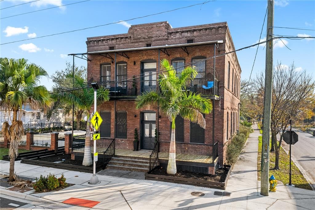 1301 E COLUMBUS DRIVE UNIT 7 TAMPA, FL 33605