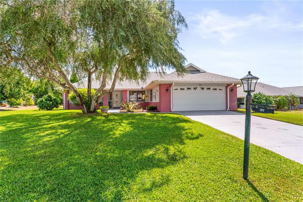 1804 NEW BEDFORD DRIVE SUN CITY CENTER, FL 33573