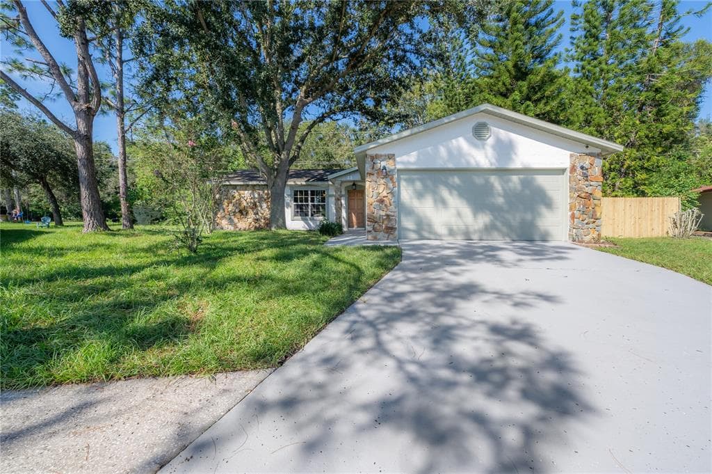 113 JASMINE CIRCLE SAFETY HARBOR, FL 34695