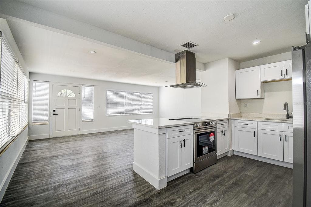 2020 45TH STREET S ST PETERSBURG, FL 33711