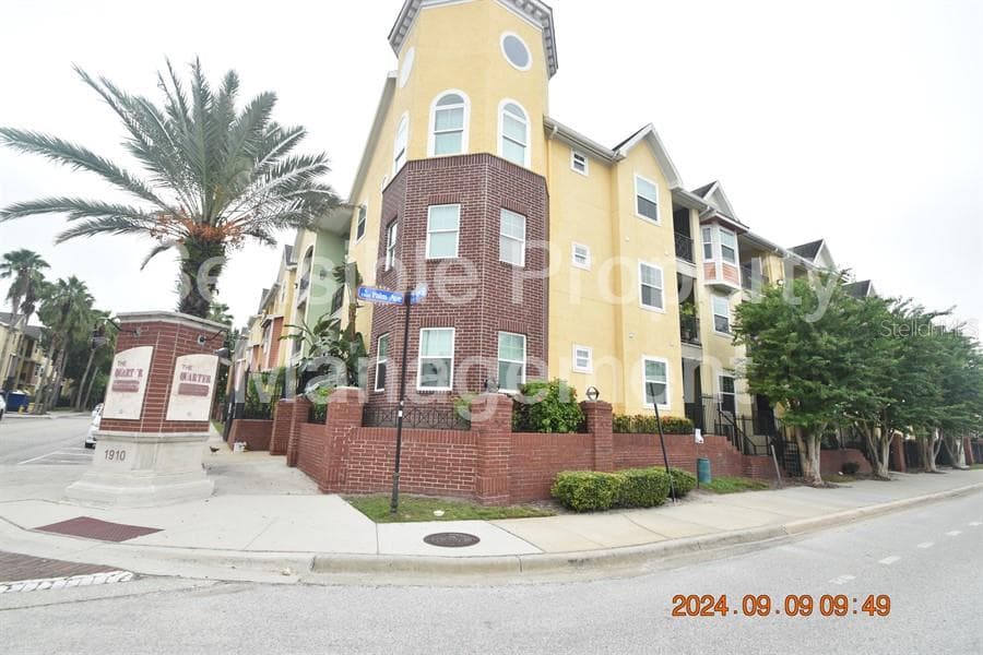 1910 E PALM AVENUE UNIT 8302 TAMPA, FL 33605