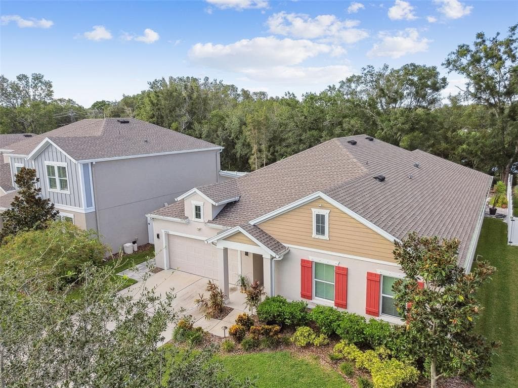 4915 LAKESHORE OAKS COURT TAMPA, FL 33624
