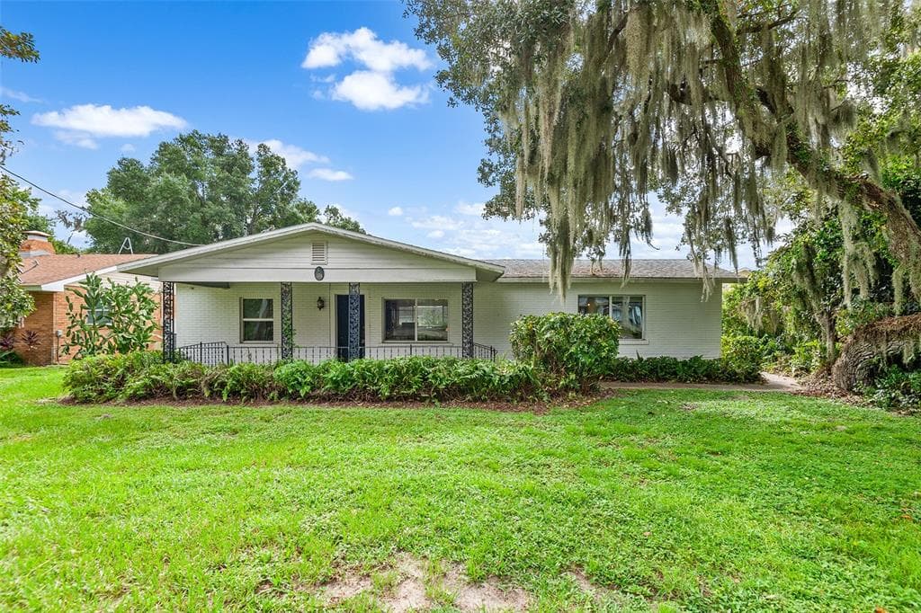 204 N LAKE REEDY BLVD FROSTPROOF, FL 33843