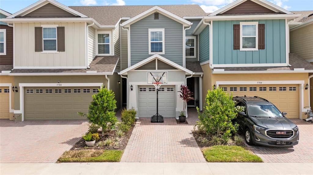 5782 SPOTTED HARRIER WAY LITHIA, FL 33547