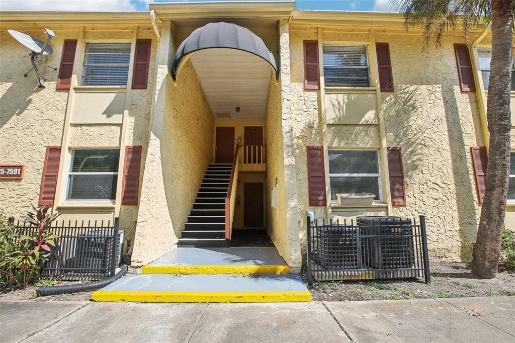 7585 ABONADO ROAD TAMPA, FL 33615