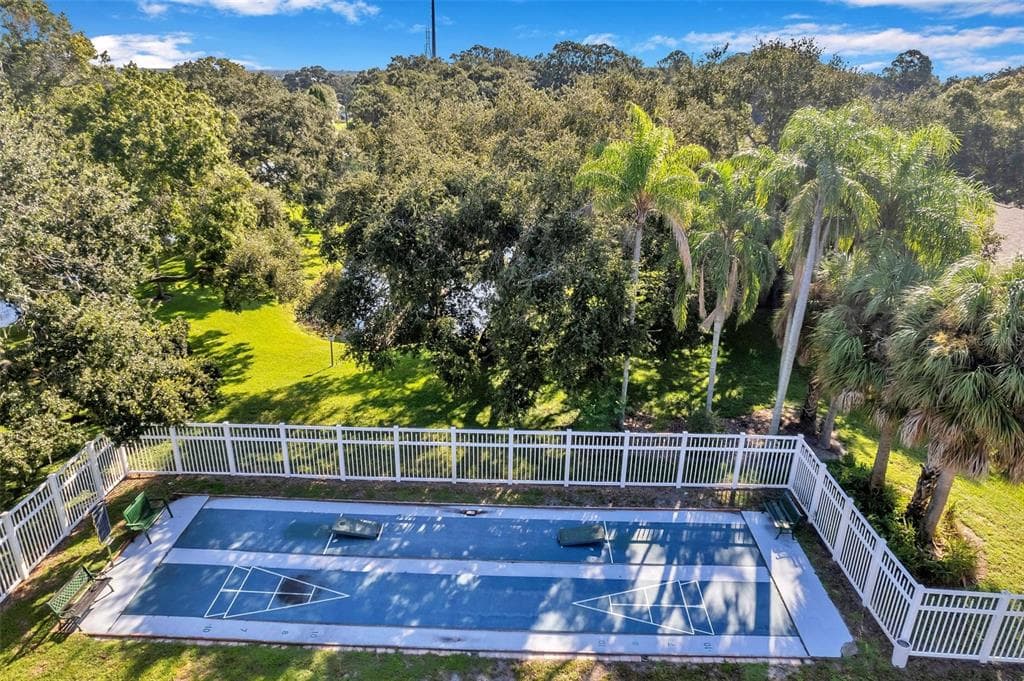 301 KENT PLACE SAFETY HARBOR, FL 34695