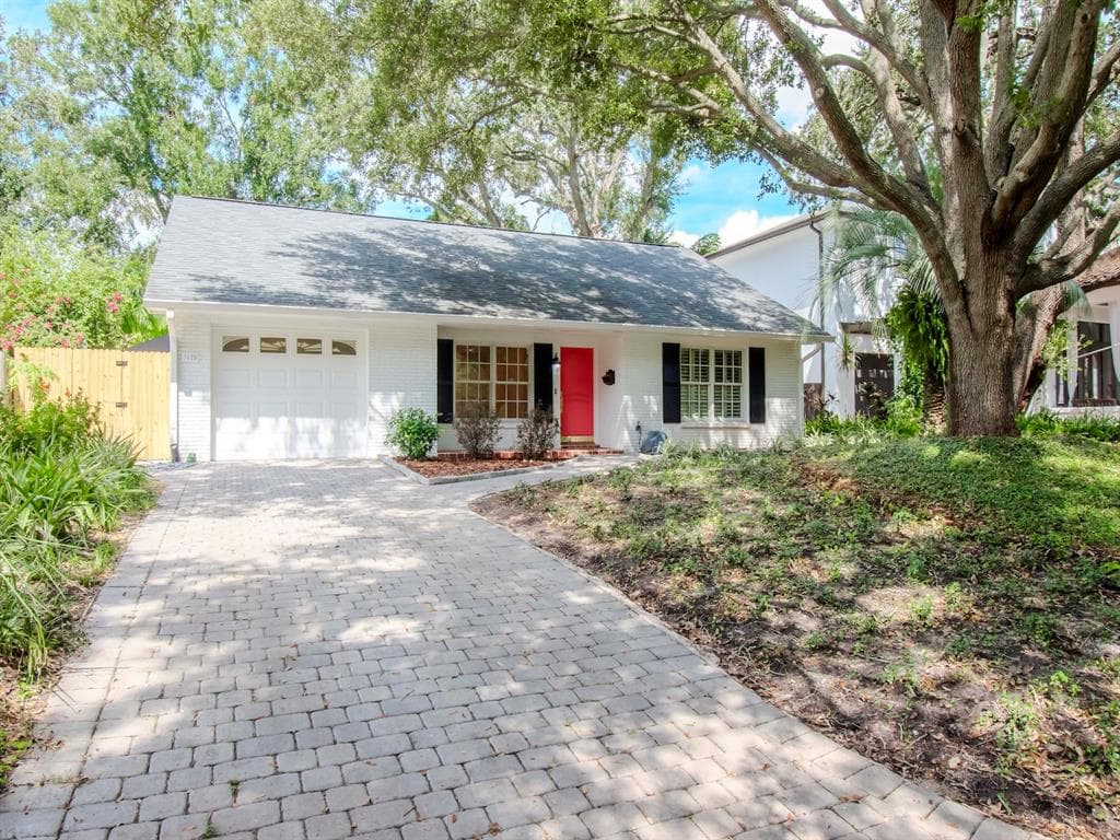 3125 W WAVERLY AVENUE TAMPA, FL 33629
