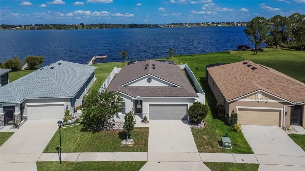 205 SUMMERSHORE DRIVE AUBURNDALE, FL 33823