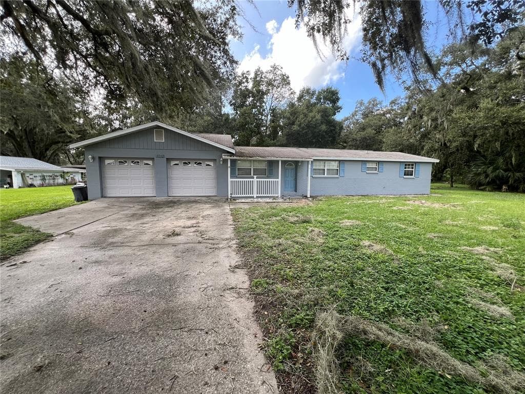 4043 BURROWS ROAD ZEPHYRHILLS, FL 33542