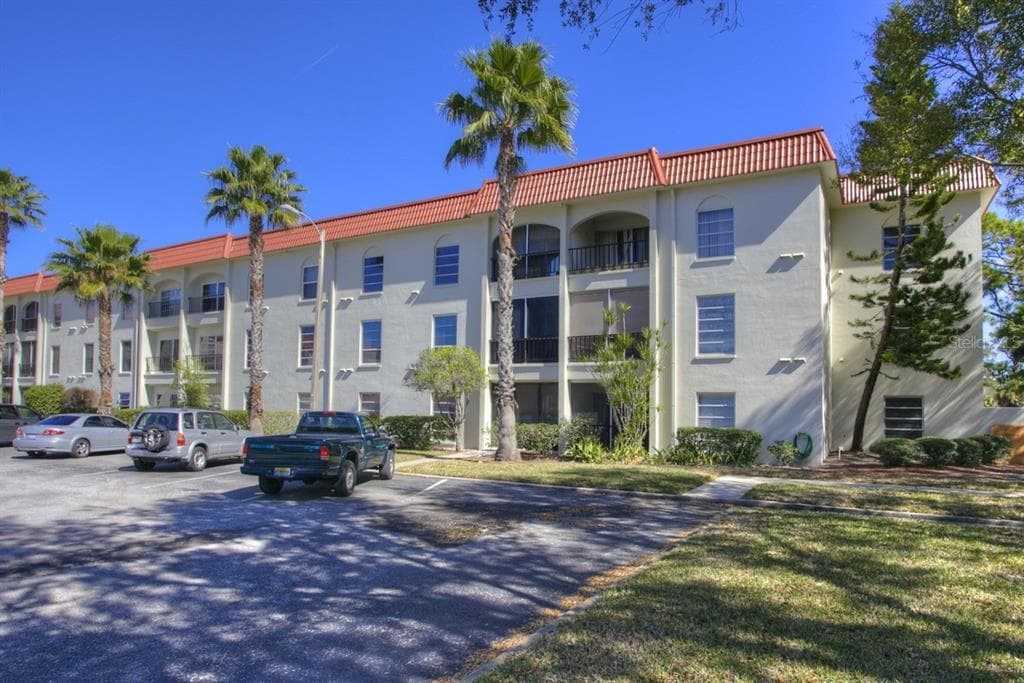 2700 BAYSHORE BOULEVARD UNIT 1307 DUNEDIN, FL 34698