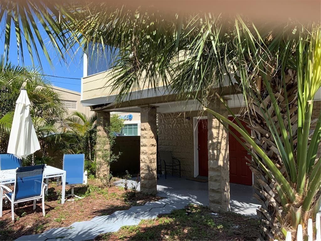 341.5 9TH AVENUE N UNIT B ST PETERSBURG, FL 33701