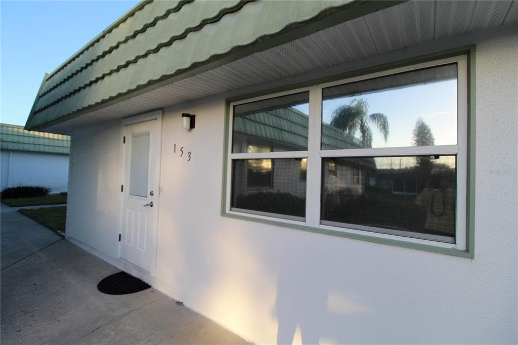 302 ANDOVER PLACE S UNIT 153 SUN CITY CENTER, FL 33573