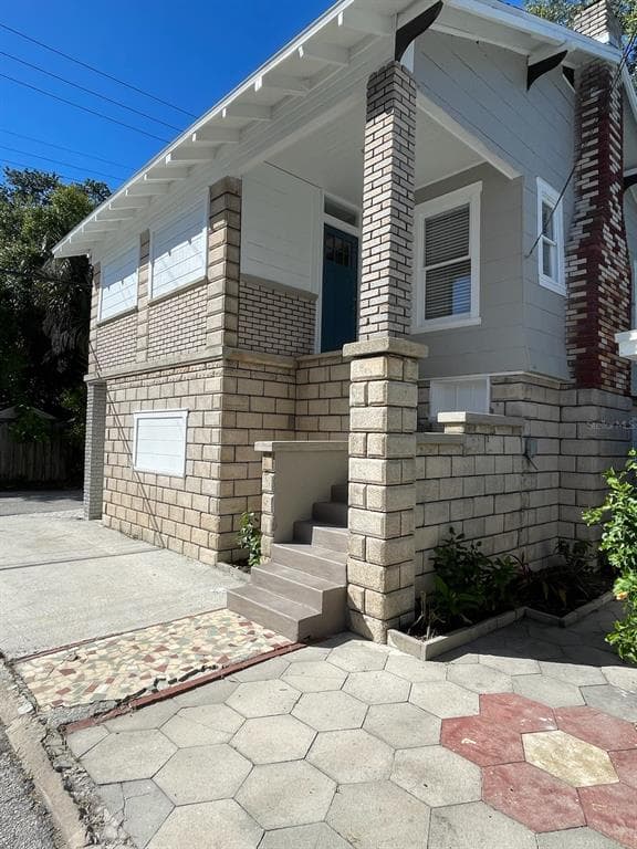 2624 12TH STREET N UNIT 4 ST PETERSBURG, FL 33704