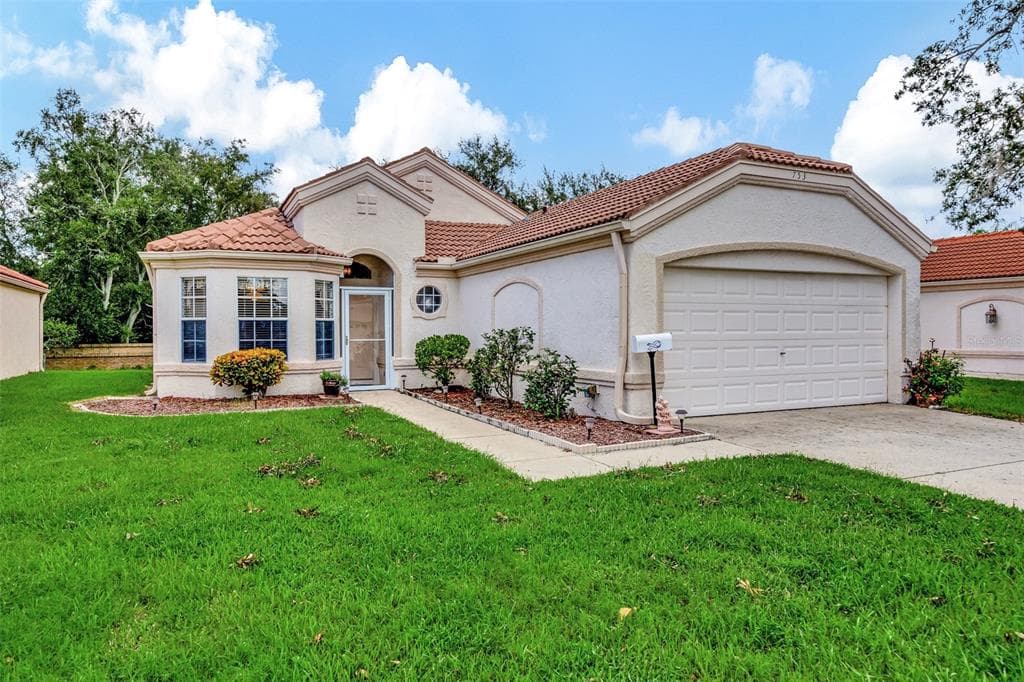 753 LIGHTHOUSE DRIVE TARPON SPRINGS, FL 34689