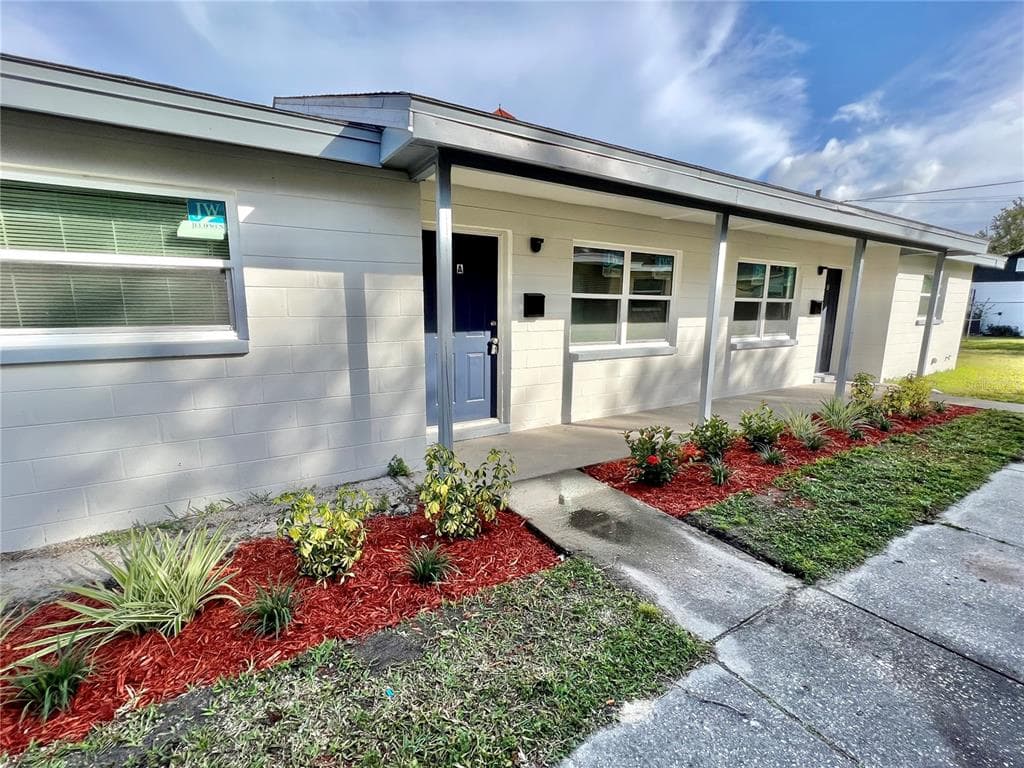 2102 W PALMETTO STREET TAMPA, FL 33607