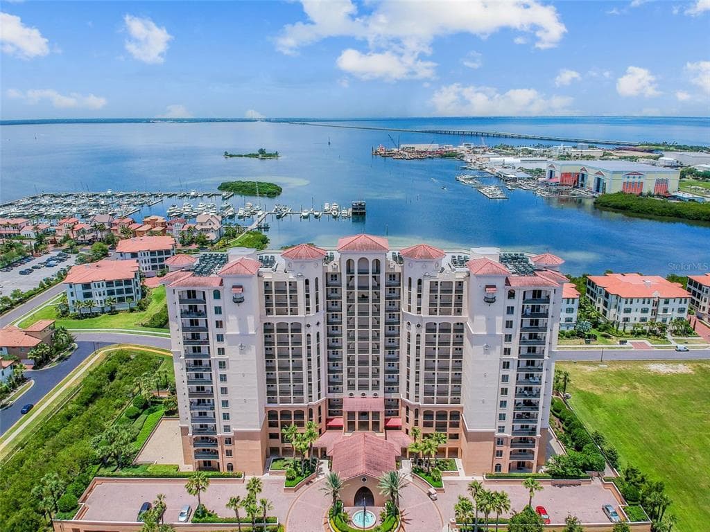 5823 BOWEN DANIEL DRIVE UNIT 401 TAMPA, FL 33616