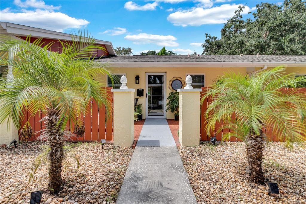862 DE SOTO COURT UNIT 862 DUNEDIN, FL 34698