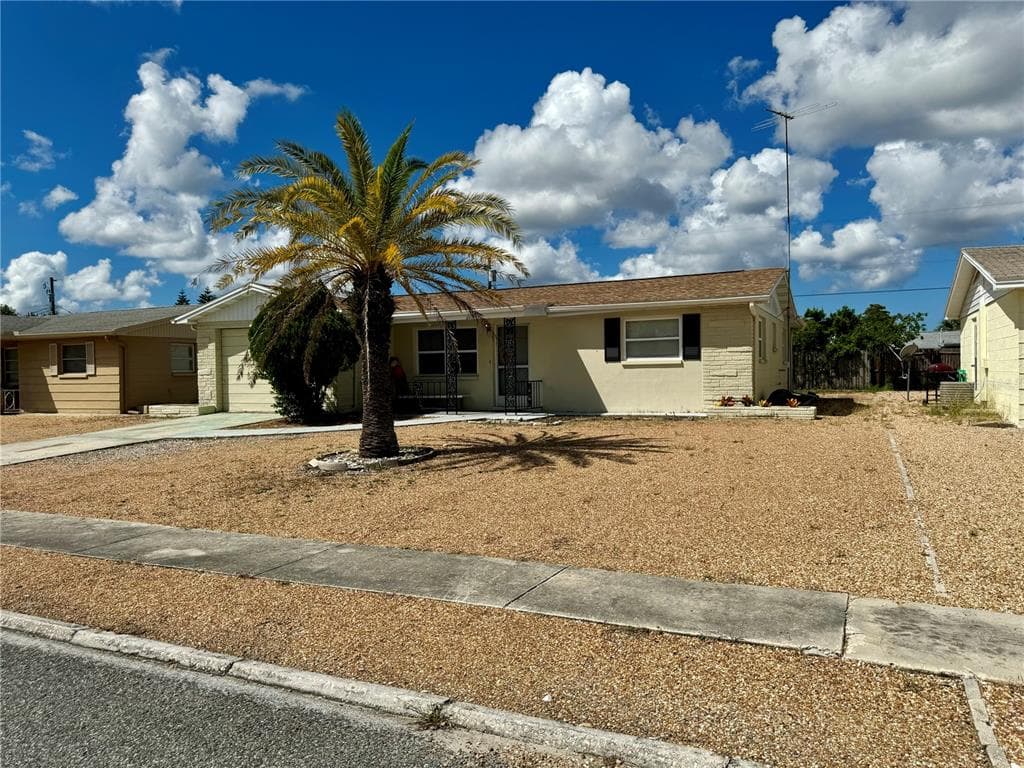 1211 JENNINGS DRIVE HOLIDAY, FL 34690