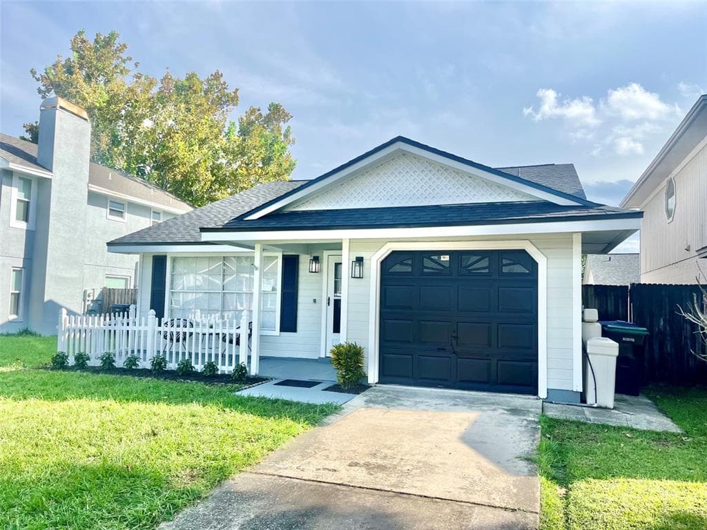 1168 CHAMBORD COURT ORLANDO, FL 32825