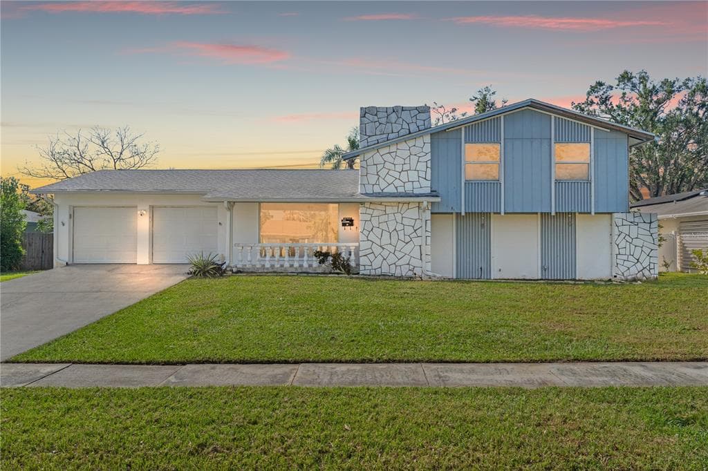 8310 FOUNTAIN AVENUE TAMPA, FL 33615