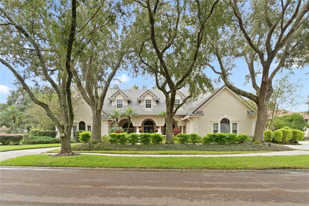 8945 MAGNOLIA CHASE CIRCLE TAMPA, FL 33647