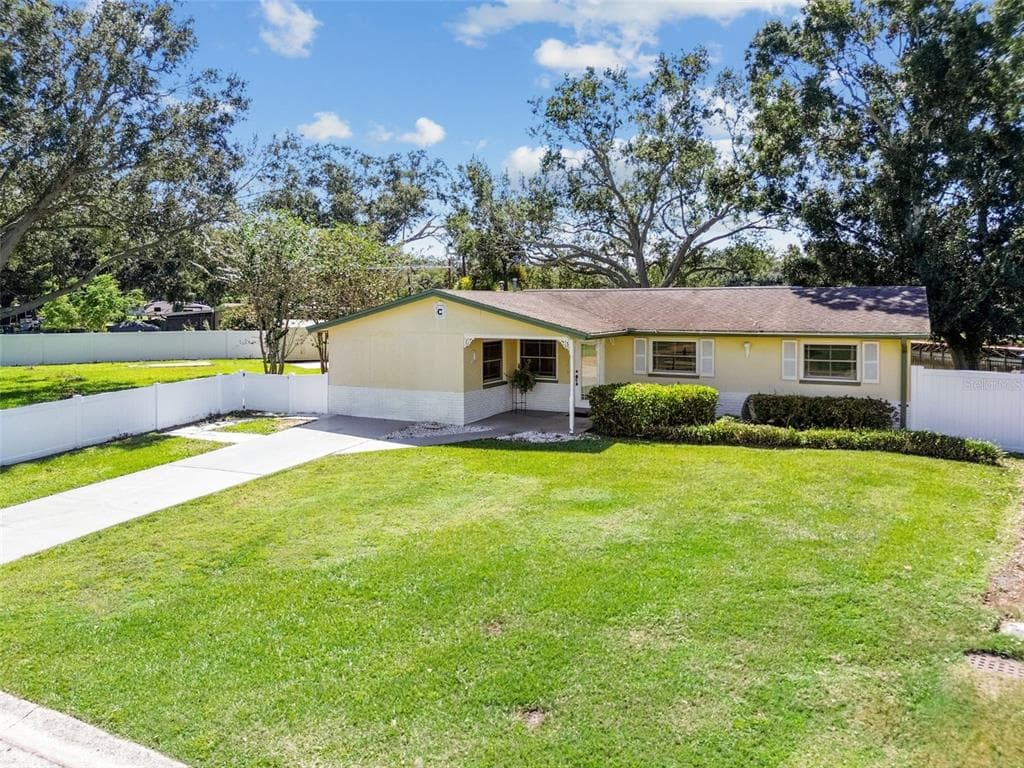 10818 111TH STREET SEMINOLE, FL 33778