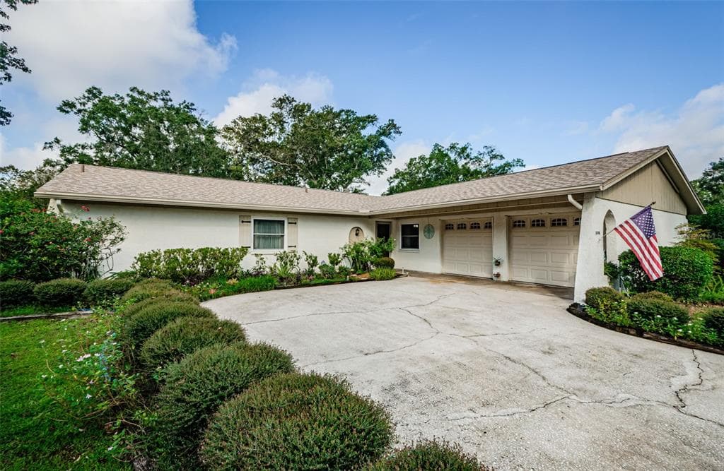 16006 HONEYSUCKLE PLACE TAMPA, FL 33624