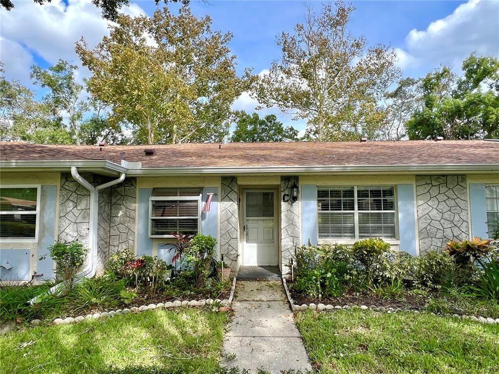 2231 LARK CIRCLE E UNIT C PALM HARBOR, FL 34684
