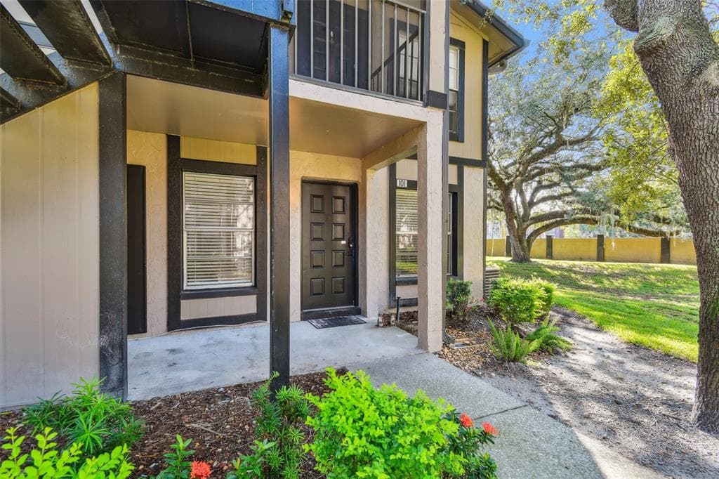 4021 TUMBLE WOOD TRAIL UNIT 101 TAMPA, FL 33613