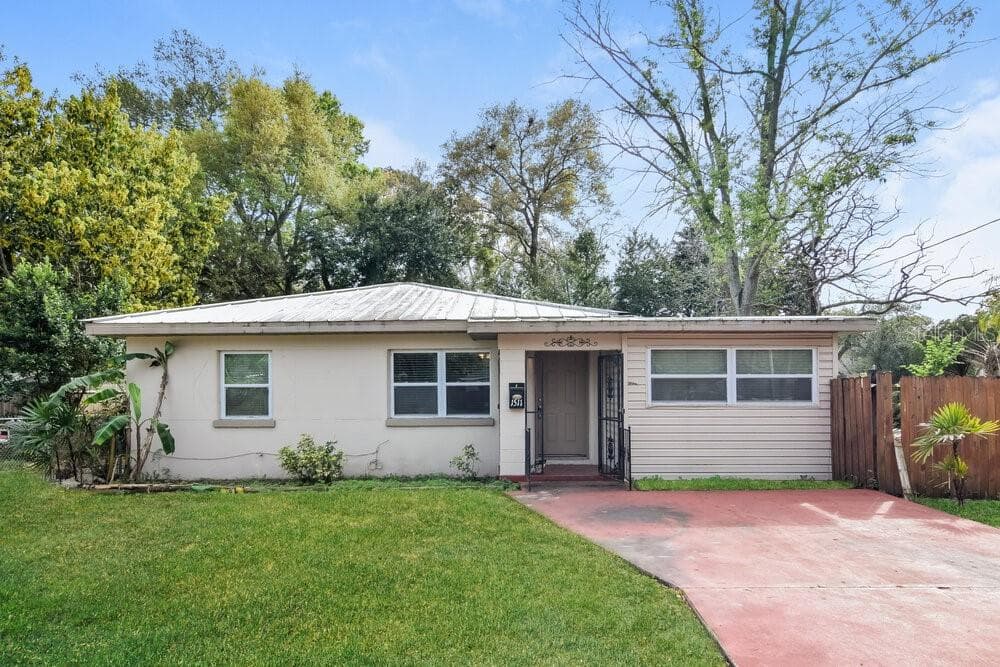 1511 E SHADOWLAWN AVENUE TAMPA, FL 33610