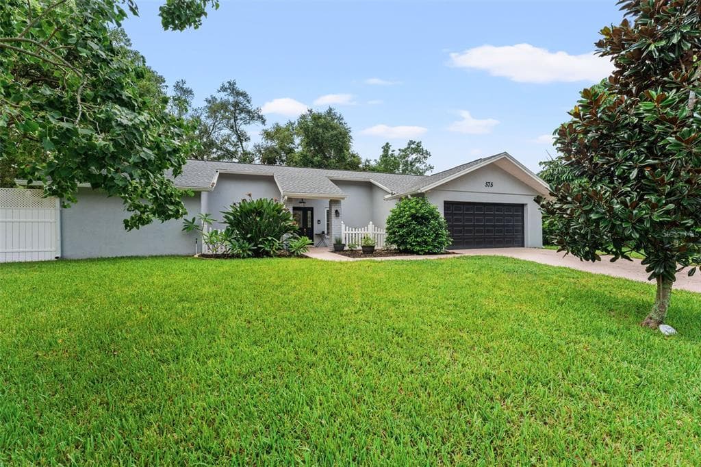 575 VILLAGE WAY PALM HARBOR, FL 34683
