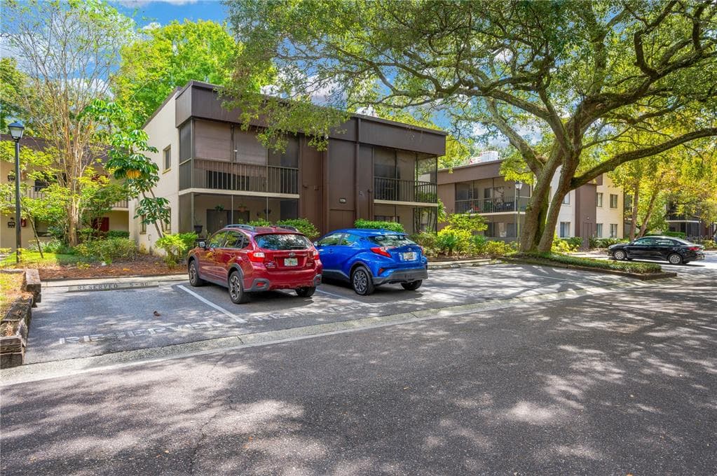 11709 RAINTREE VILLAGE BOULEVARD UNIT D TEMPLE TERRACE, FL 33617