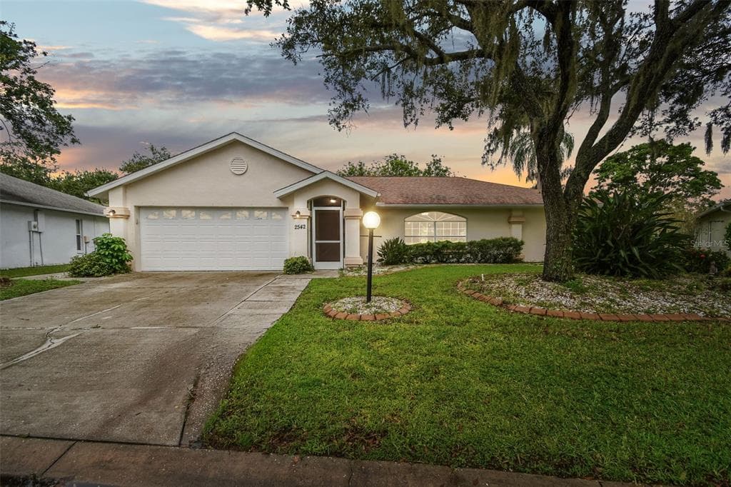 2542 MAN OF WAR CIRCLE SARASOTA, FL 34240